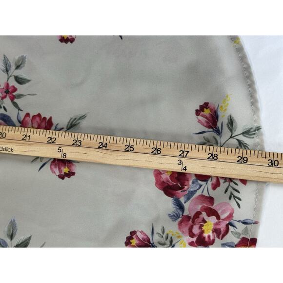 Torrid Plus Size 2 Lt. Gray Floral Short Sleeve Pullover Blouse/Top Lightweight - Picture 11 of 11